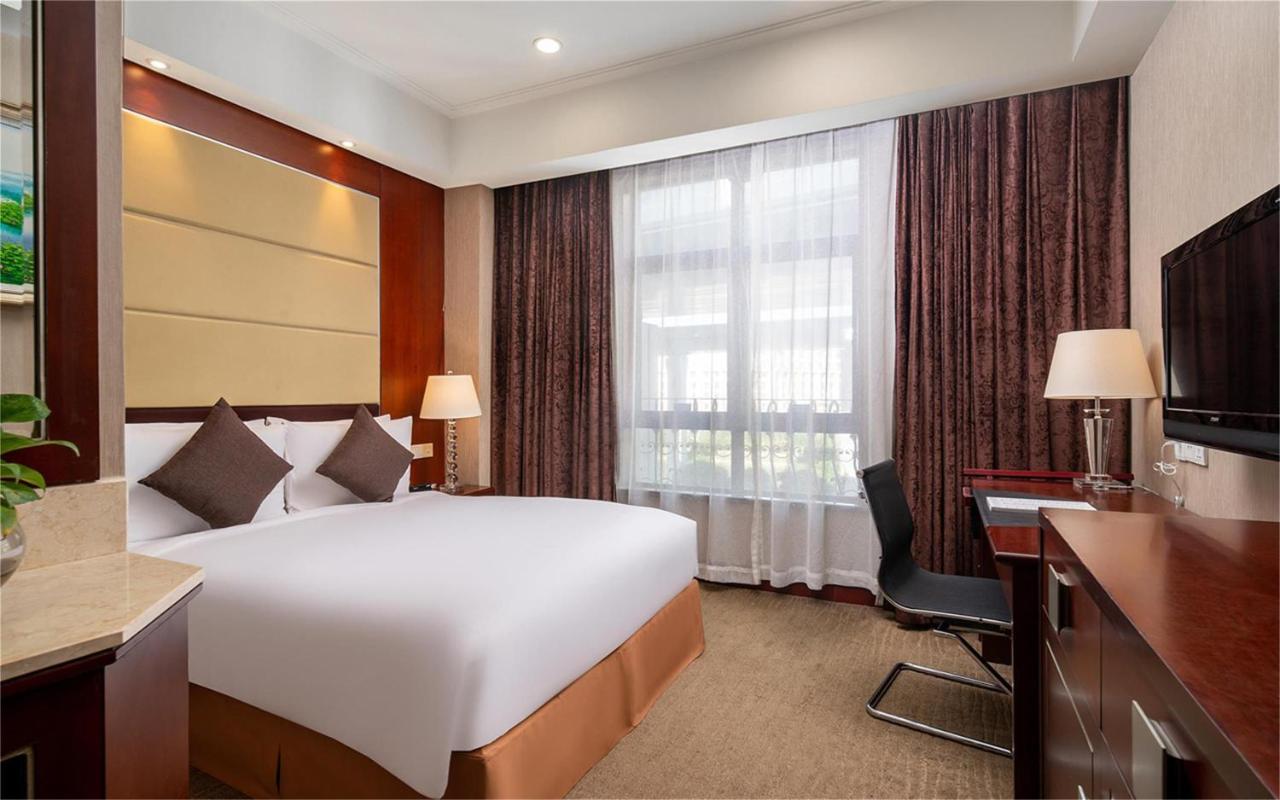 วินด์แฮม เซี่ยงไฮ้ หงเฉียว Hotel ภายนอก รูปภาพ