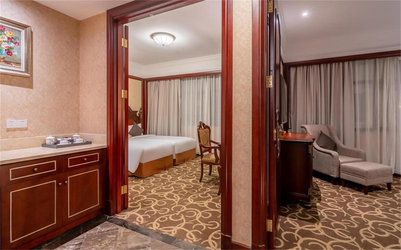 วินด์แฮม เซี่ยงไฮ้ หงเฉียว Hotel ภายนอก รูปภาพ