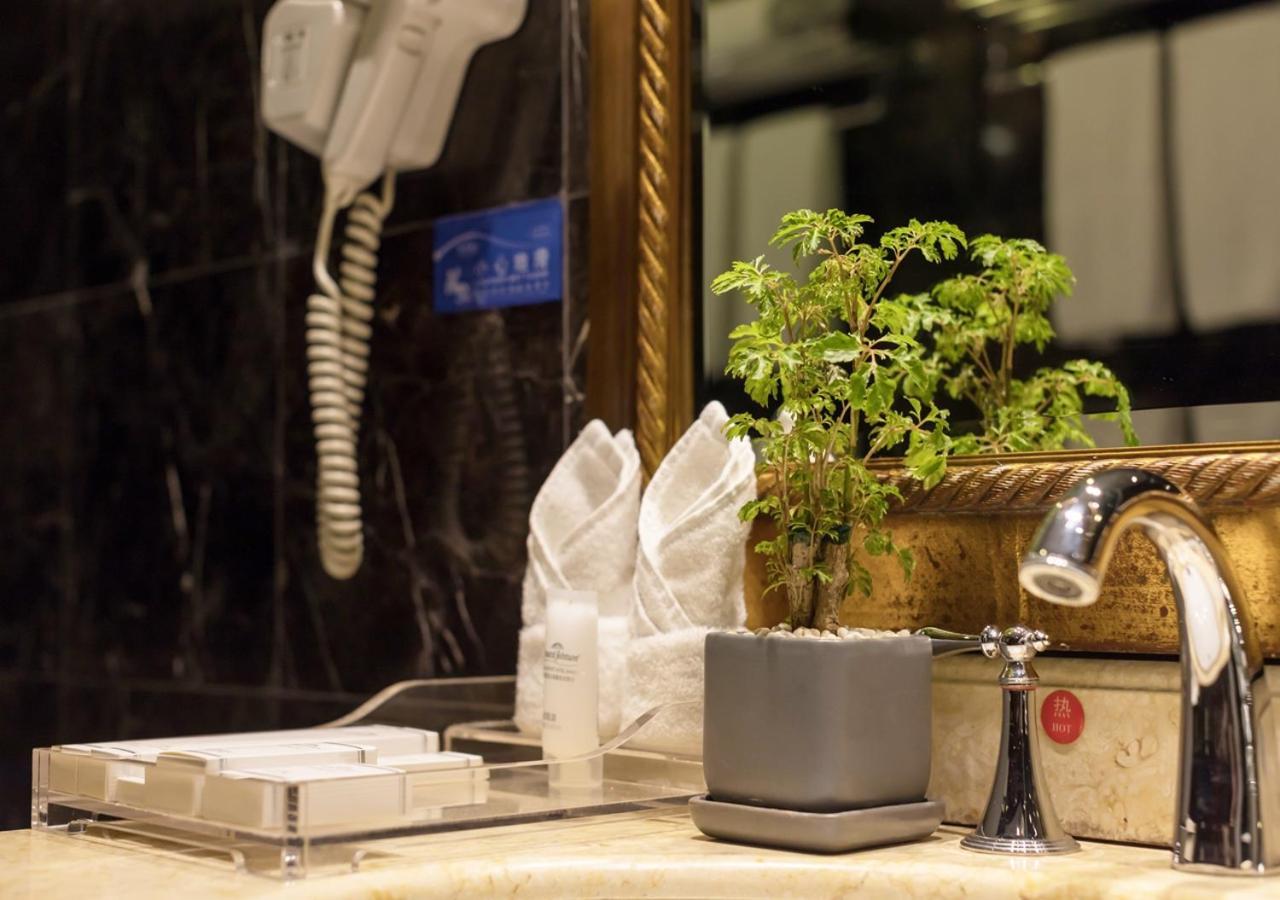 วินด์แฮม เซี่ยงไฮ้ หงเฉียว Hotel ภายนอก รูปภาพ