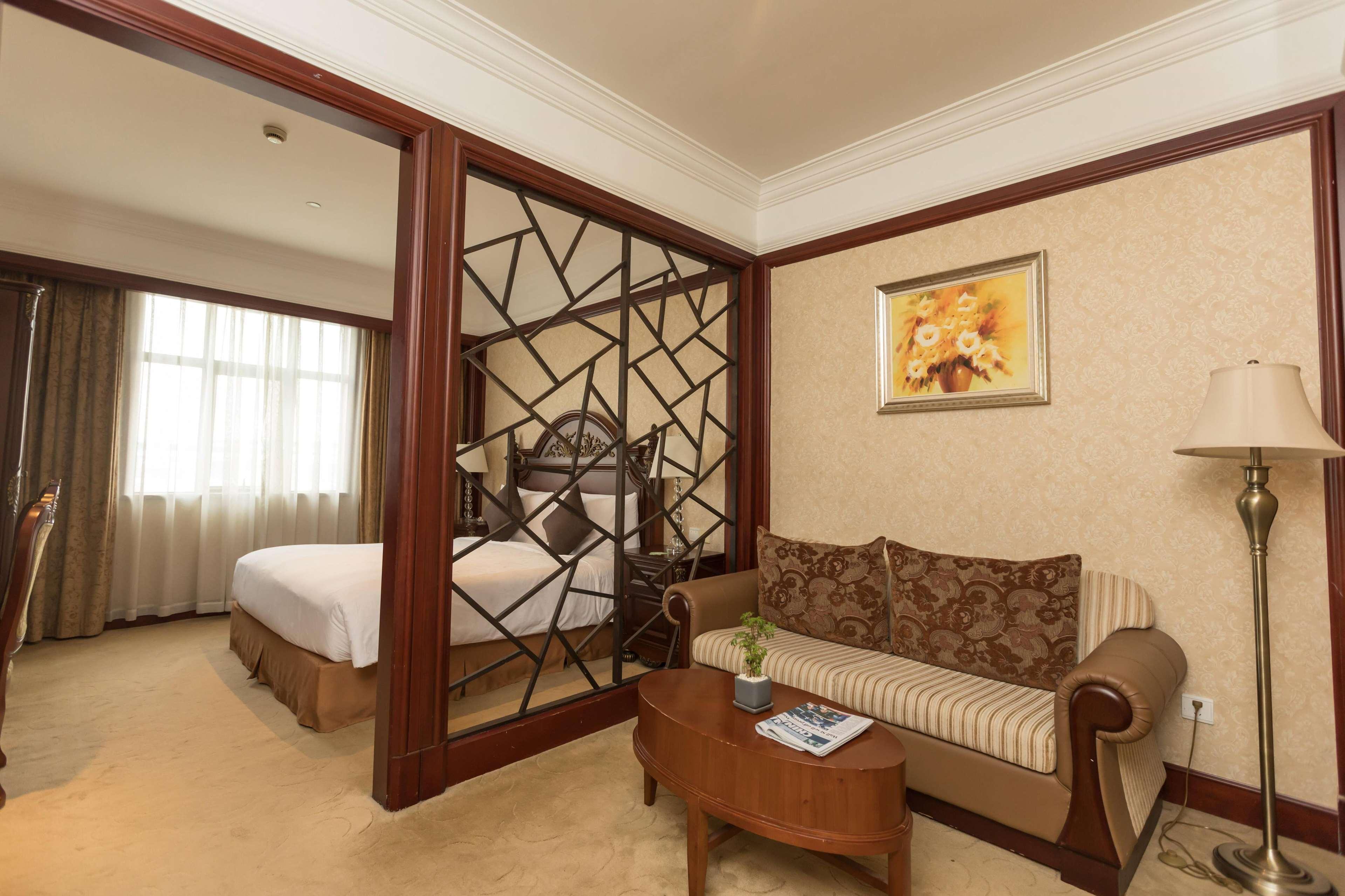 วินด์แฮม เซี่ยงไฮ้ หงเฉียว Hotel ภายนอก รูปภาพ