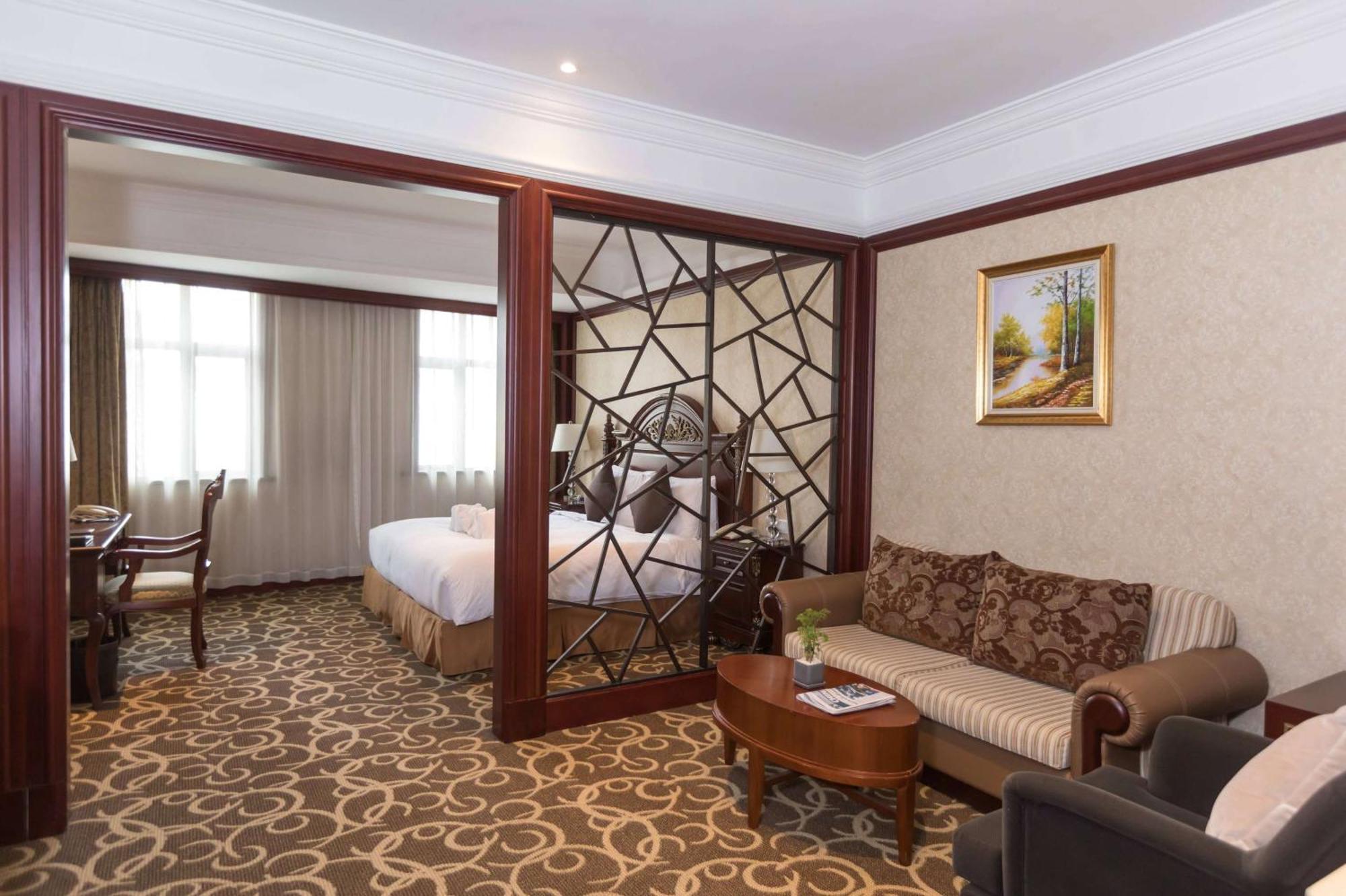 วินด์แฮม เซี่ยงไฮ้ หงเฉียว Hotel ภายนอก รูปภาพ